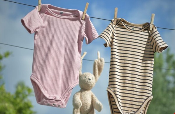 Zo veel kleding heb je nodig voor je pasgeboren baby